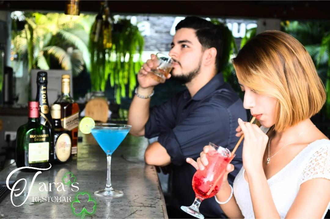 Hotel Villa Antigua サンサルバドル エクステリア 写真